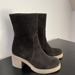 La CANADIENNE Dark Suede Ankle Booties